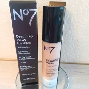 No 7 Beautifully Matte Foundation Set of 2